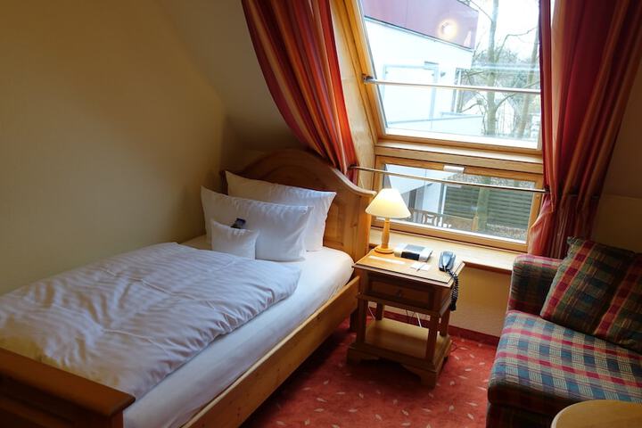 Room 9 of 55