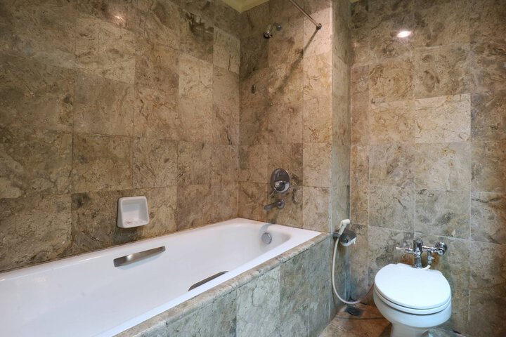 Clean Restrooms