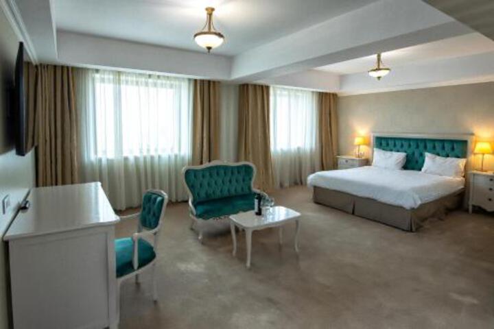 Room 8 of 44