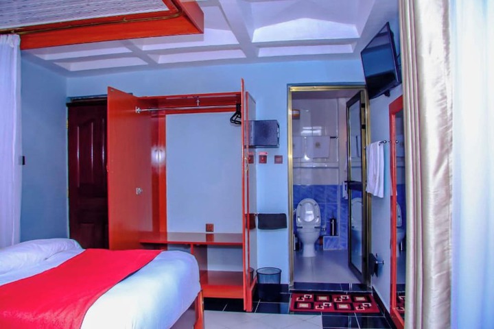 Room 16 of 50