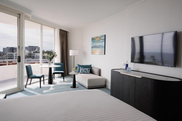 Room 42 of 106