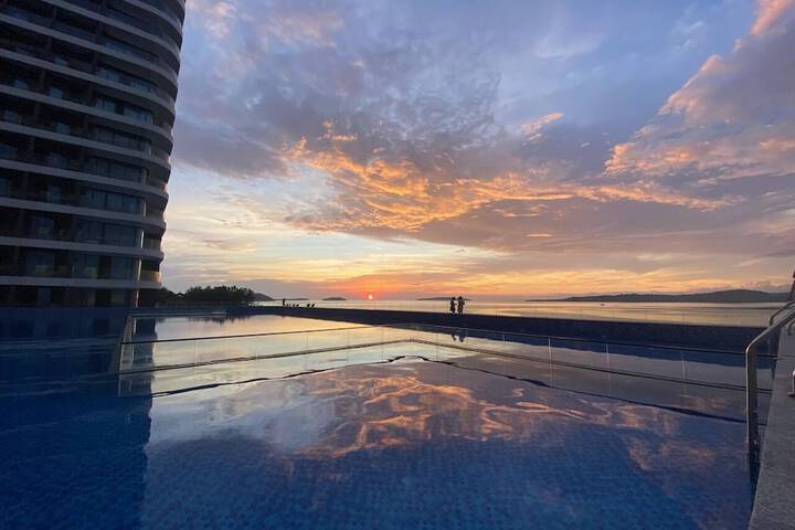 Pool 10 of 16