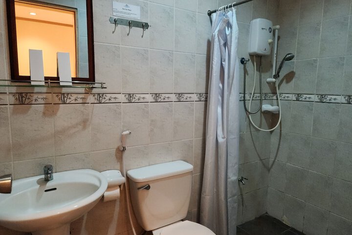 Room 64 of 199