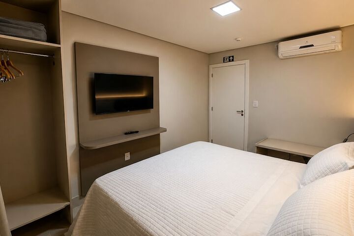 Room 9 of 87