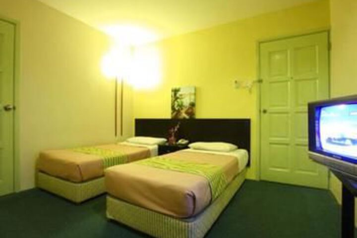Room 12 of 13