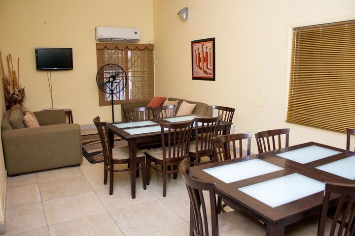 Dining 14 of 26