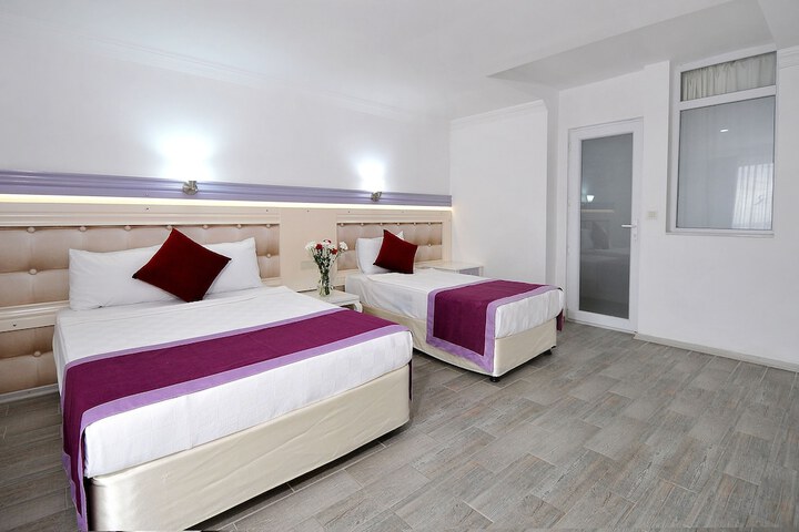 Room 4 of 42