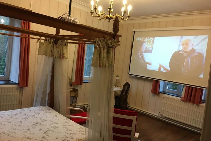 Room 2 of 25