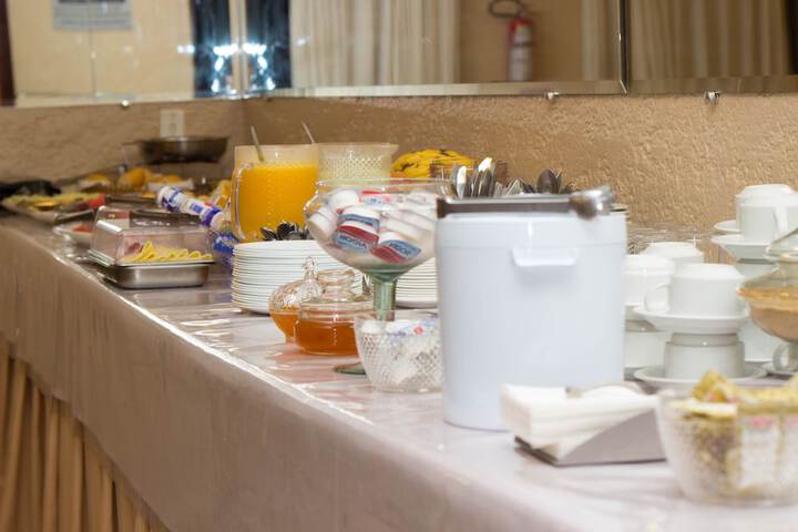 Breakfast/Coffee Service 9 of 12