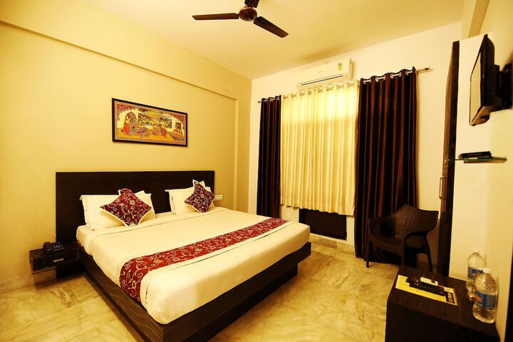 Room 10 of 21