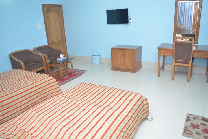 Room 4 of 38