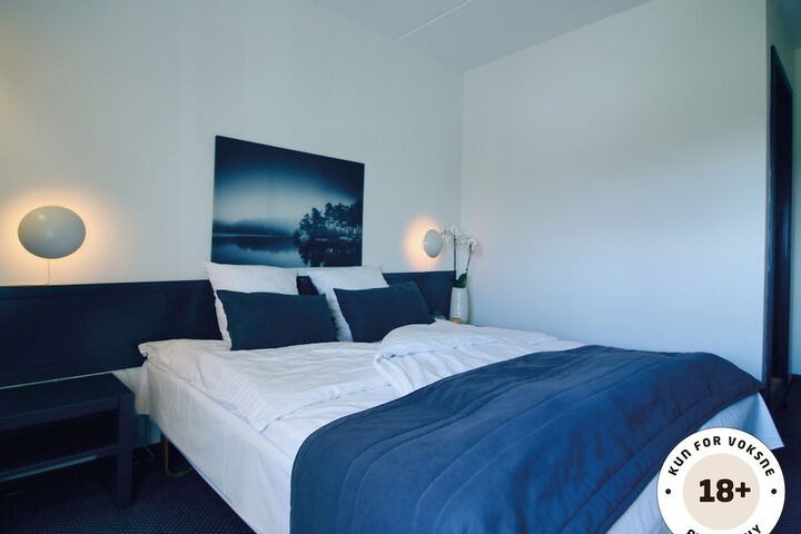 Room 16 of 28