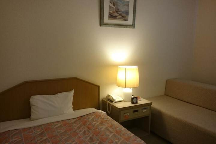 Room 14 of 50