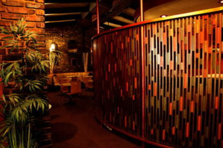 Lounge 10 of 15
