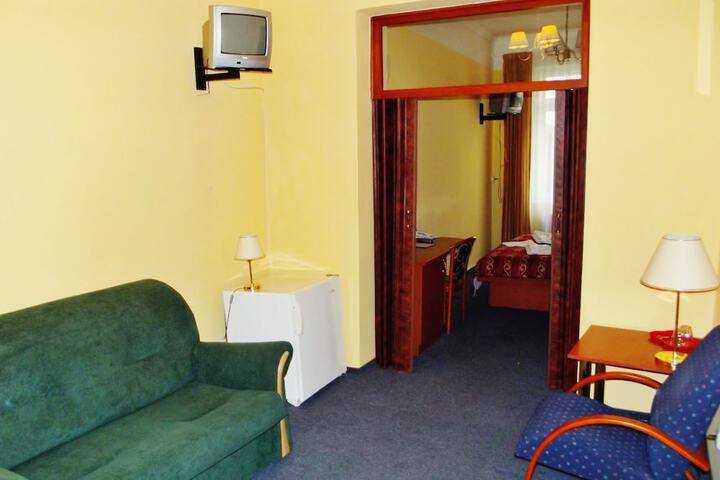 Room 6 of 26