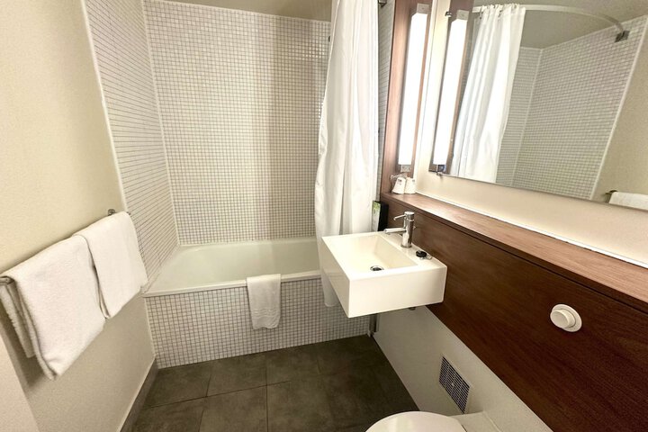 Room 14 of 47