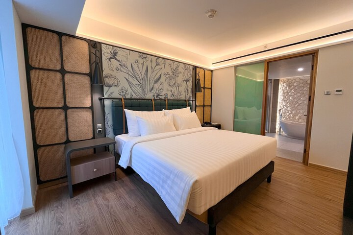 Room 21 of 68
