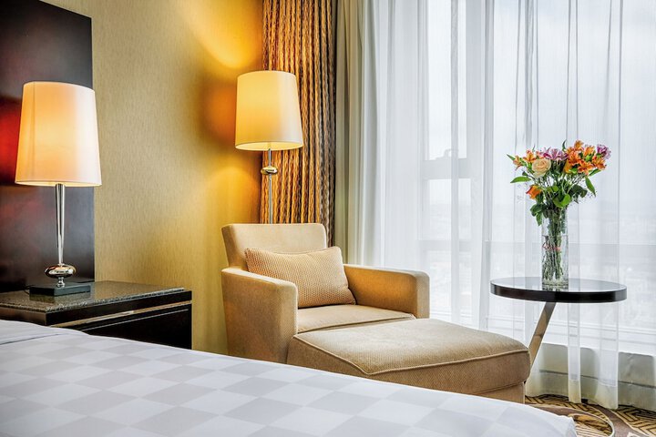 Room 18 of 80
