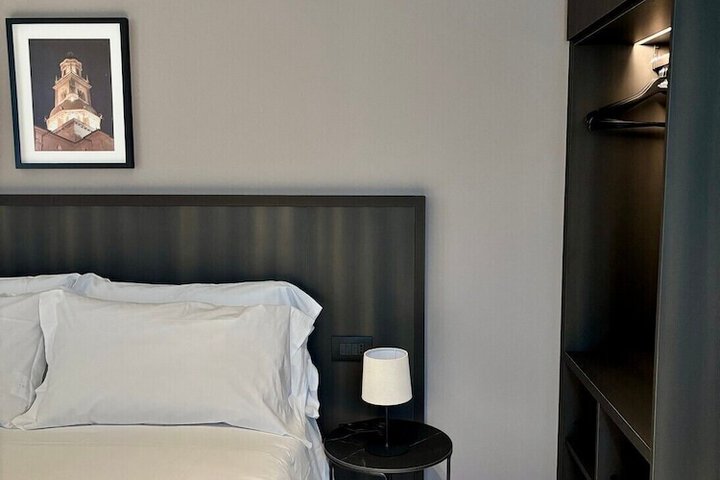 Room 21 of 106