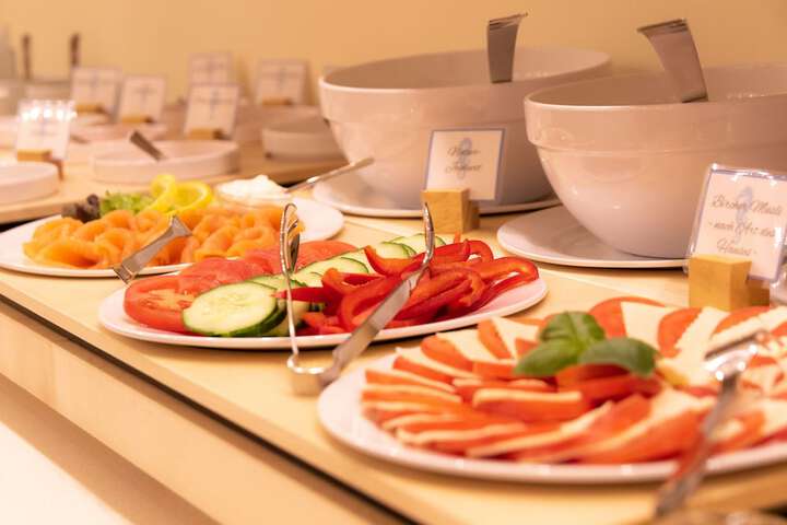 Breakfast/Coffee Service 105 of 138