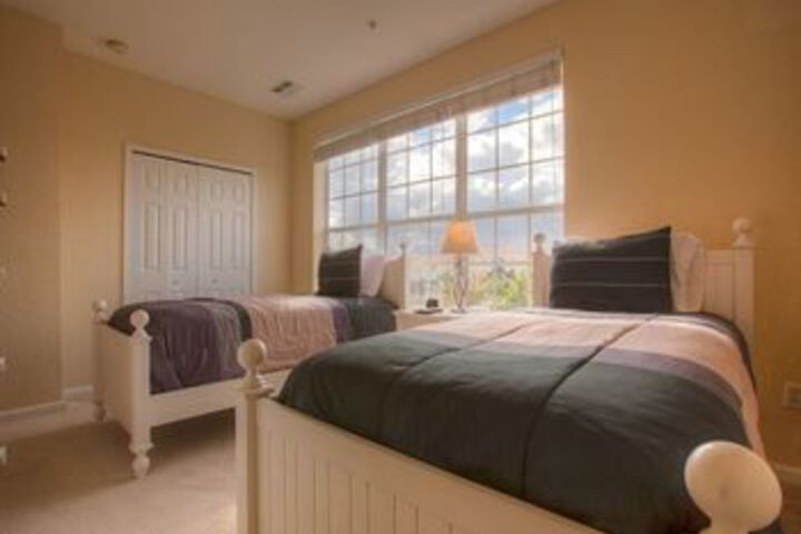 Room 6 of 14