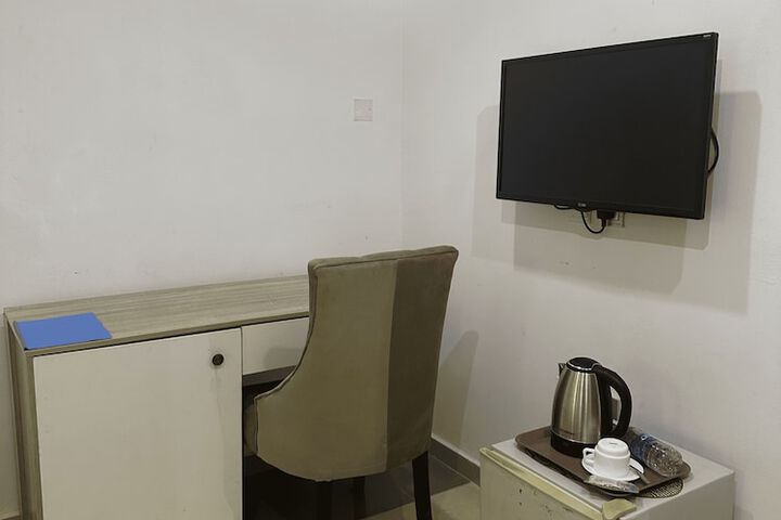 Room 10 of 11