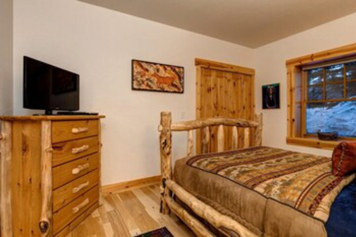 Room 28 of 31