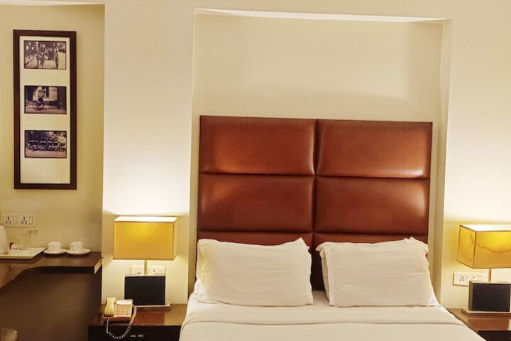 Room 15 of 36