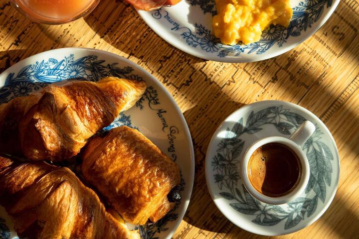 Breakfast/Coffee Service 62 of 158