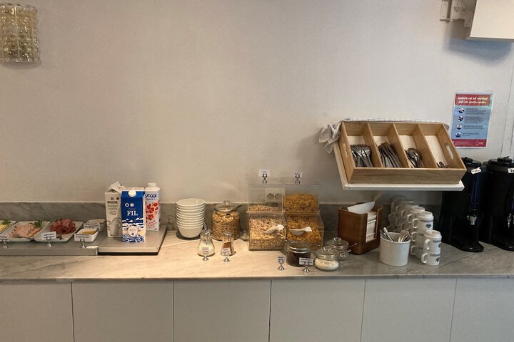 Breakfast/Coffee Service 48 of 81