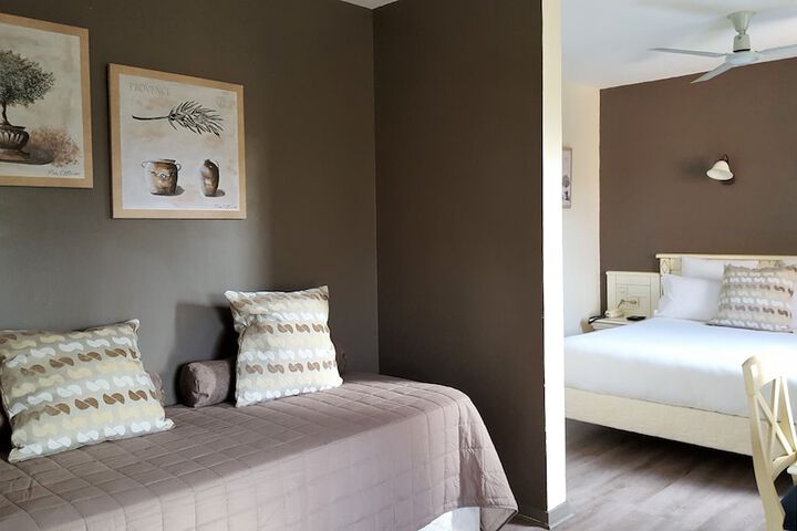 Room 33 of 73