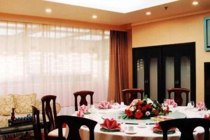 Dining 64 of 82