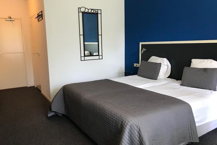 Room 17 of 50