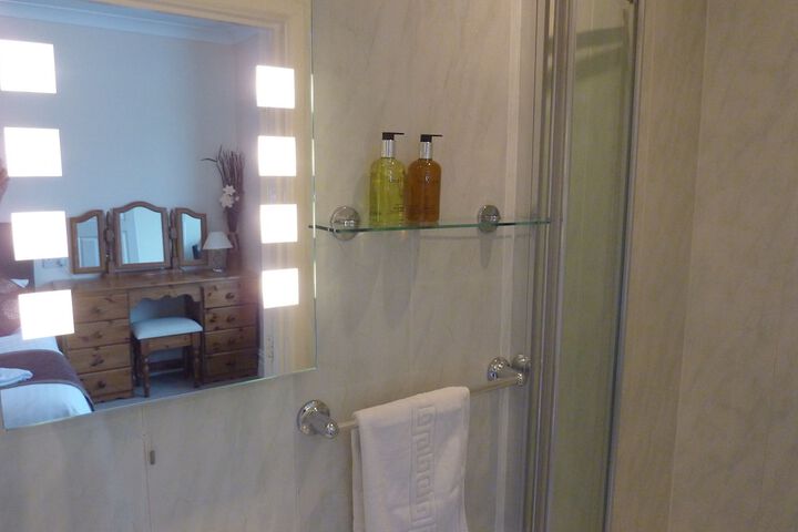 Room 20 of 33