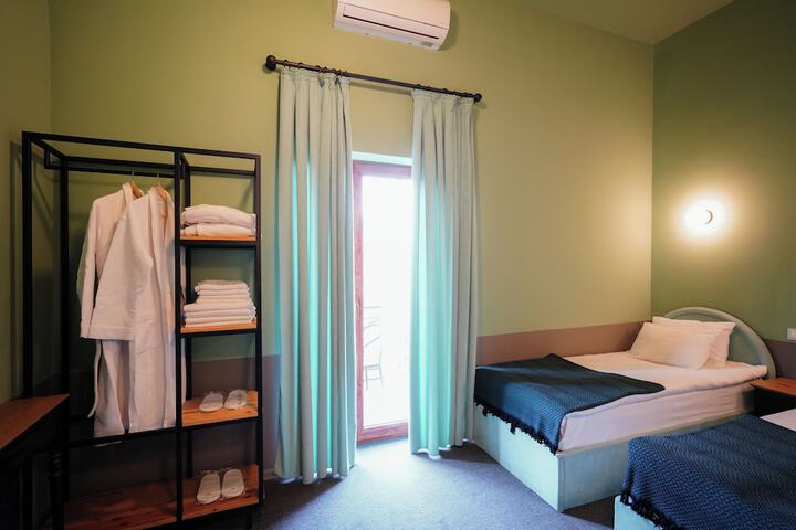 Room 25 of 73