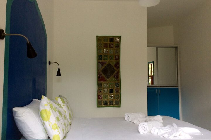 Room 6 of 144