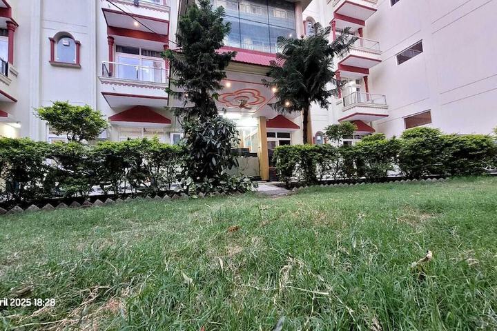 Hotel Exterior 46 of 46