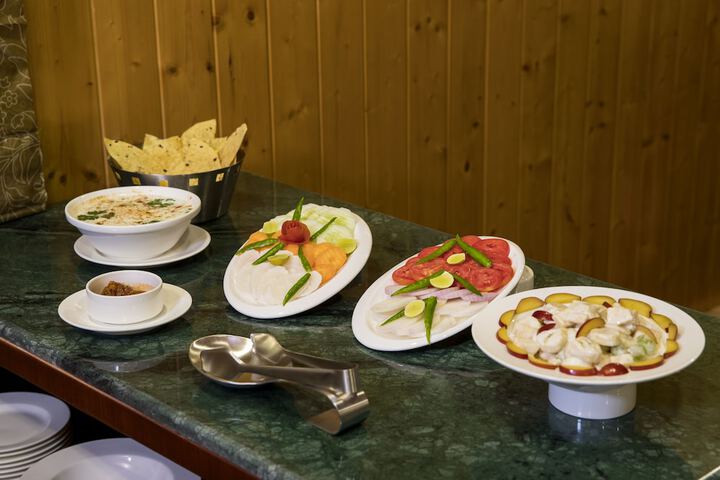 Dining 39 of 84