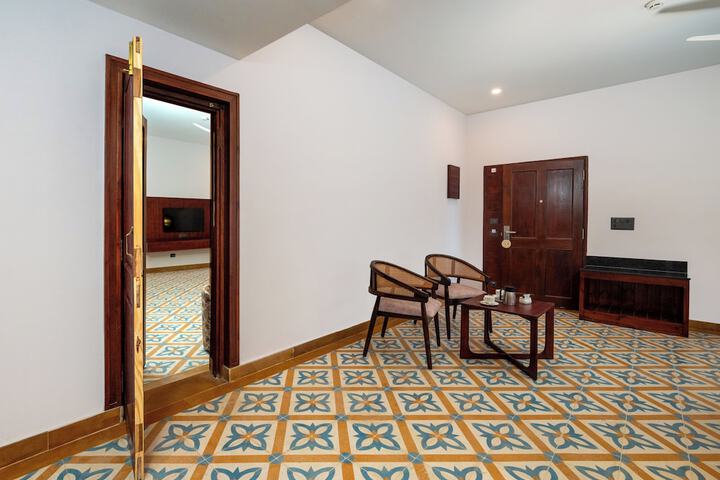 Room 15 of 83