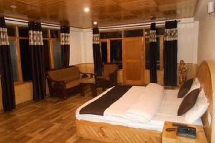 Room 21 of 27