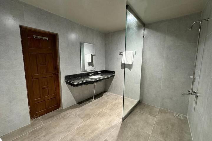 Room 16 of 24