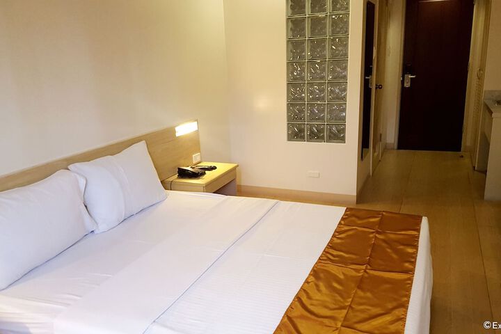 Room 13 of 29
