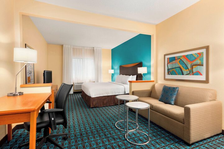 1 King Bed Microwave and Refrigerator Full Breakfast (5 of 7)