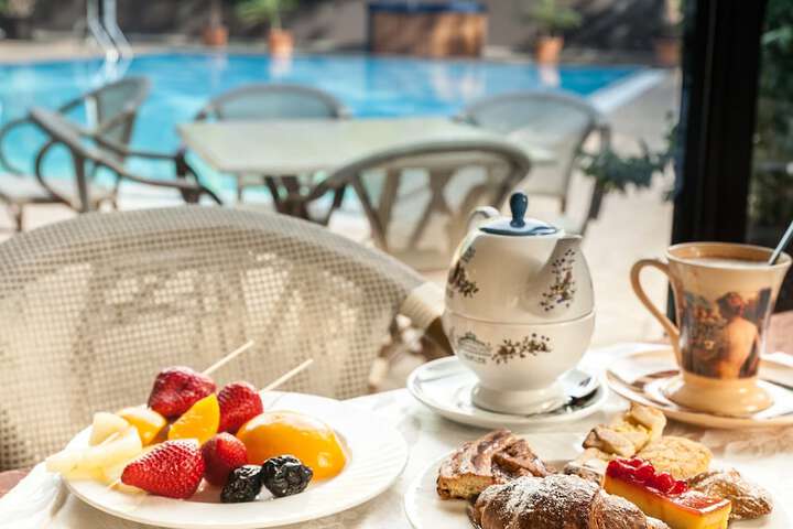Breakfast/Coffee Service 48 of 65