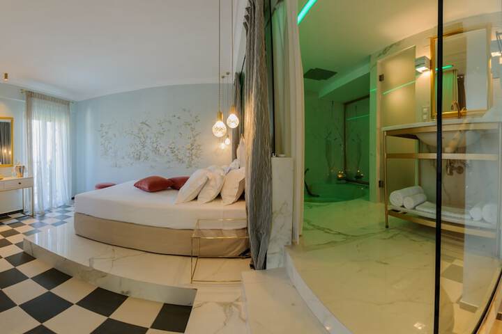 Room 34 of 109