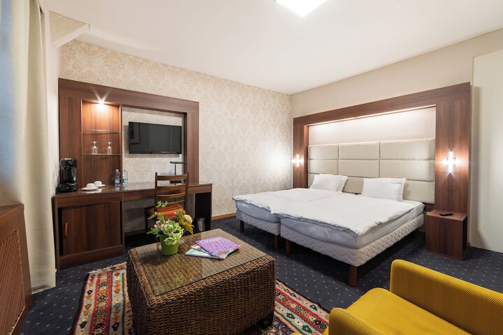 Room 3 of 18