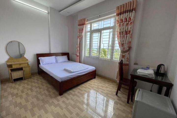 Room 3 of 33