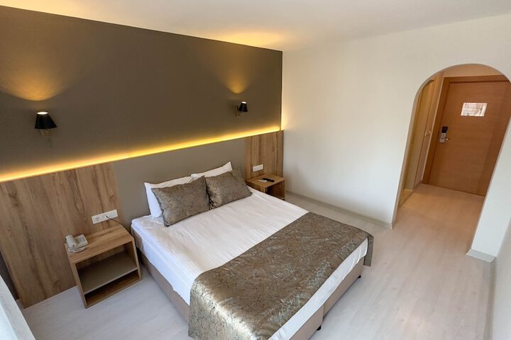 Room 10 of 35