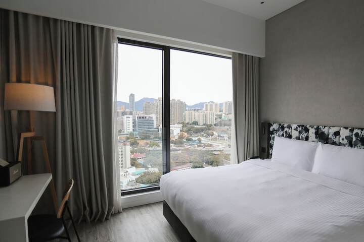 Room 35 of 78