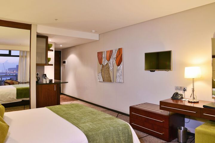 Room 17 of 137